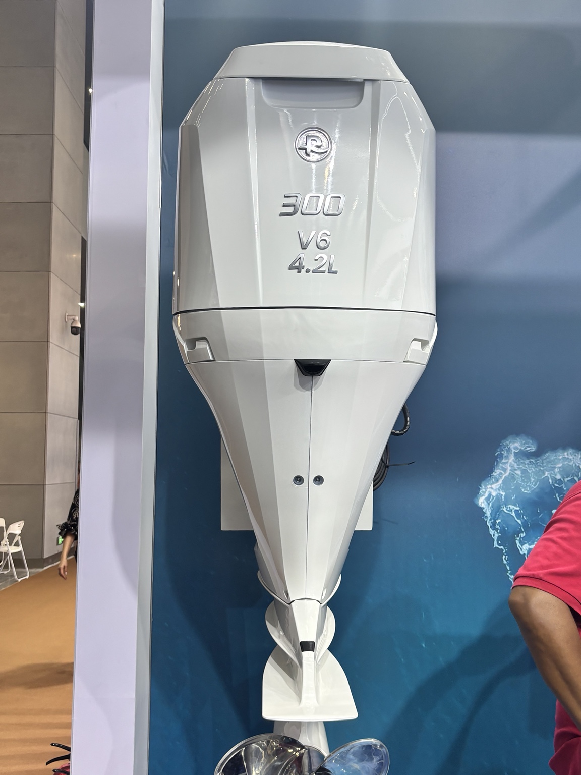 Parsun 300 V6 4.2L vue arrière